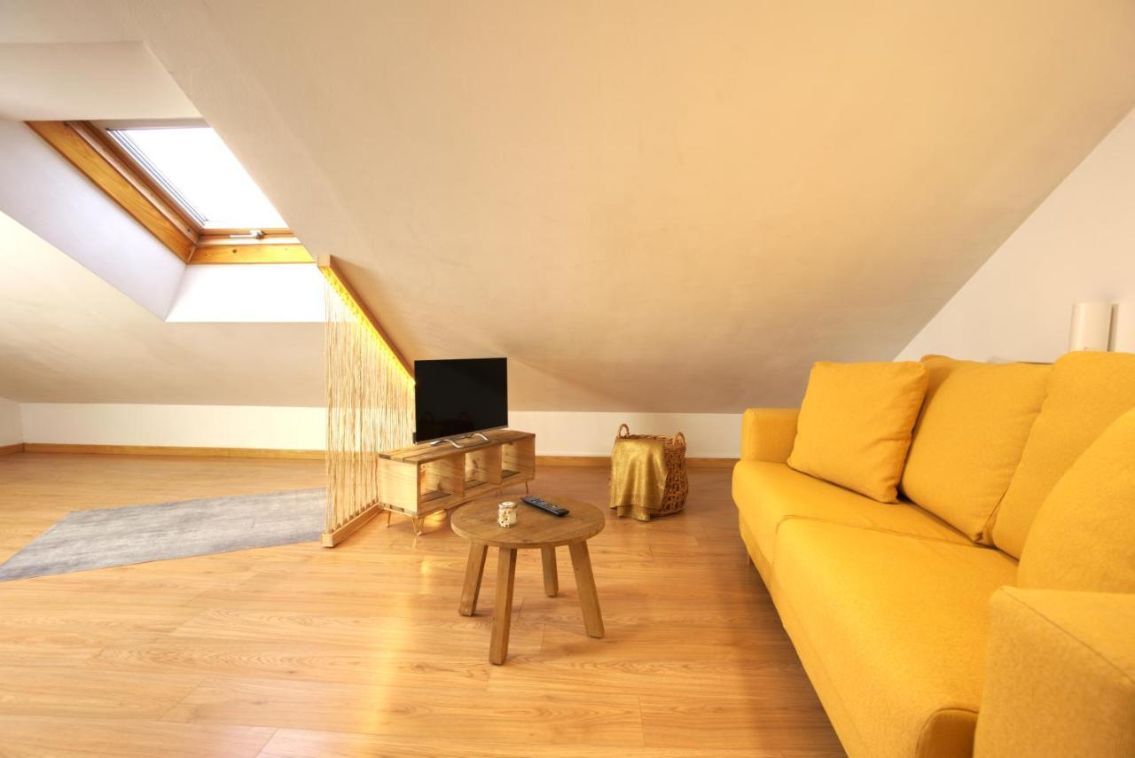 Vm Apartamentos Turisticos Santiago de Compostela Exterior photo
